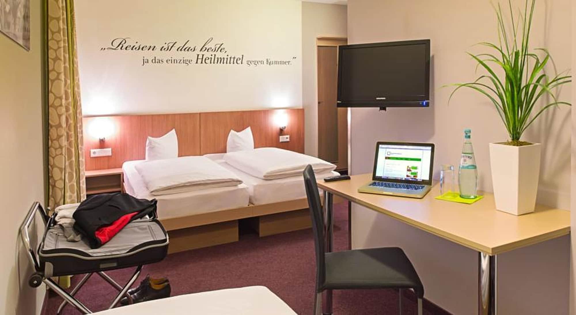 Hotel Mainstation Francoforte sul Meno Esterno foto