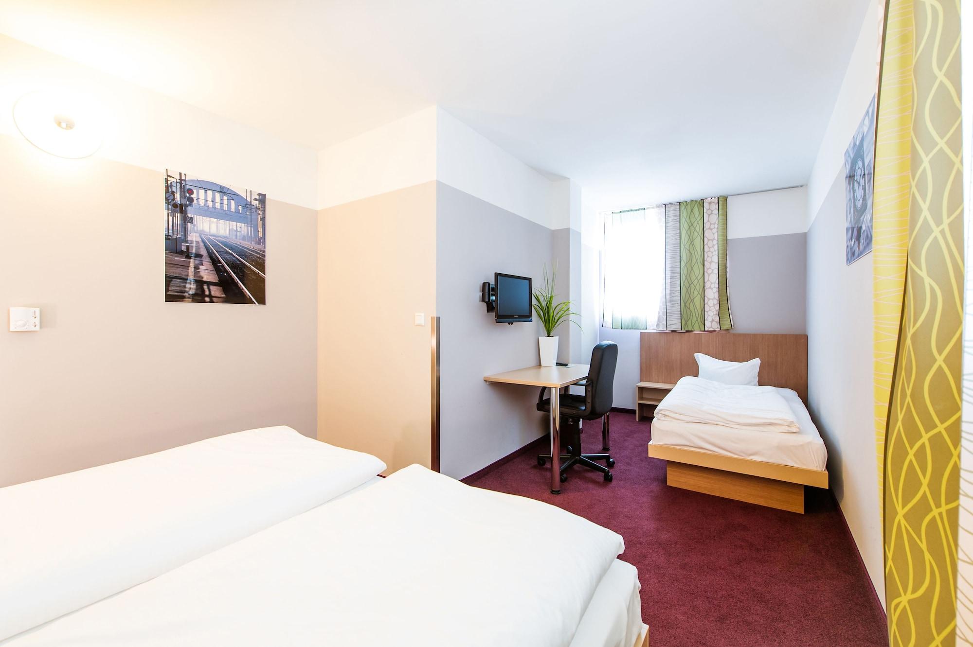 Hotel Mainstation Francoforte sul Meno Esterno foto